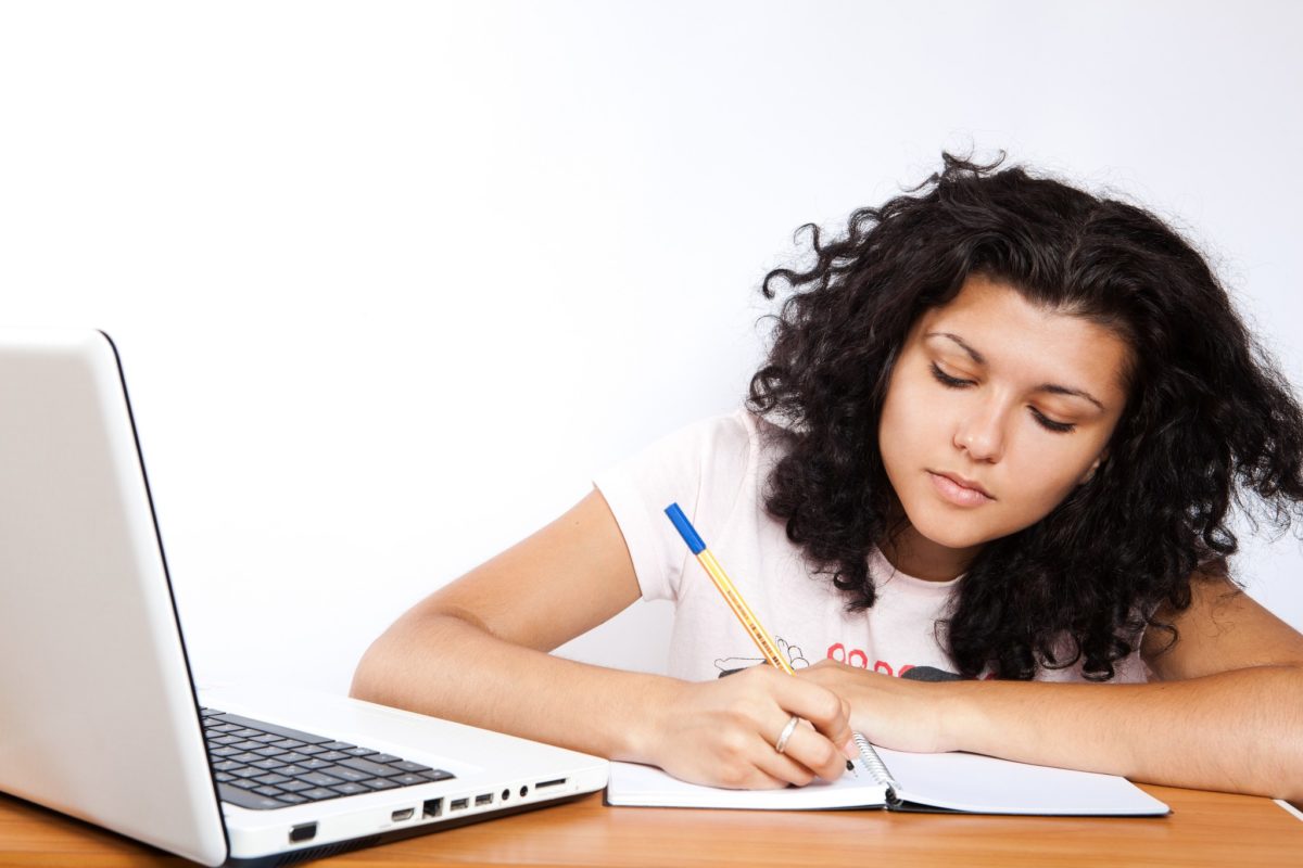 Auf den Punkt gebracht: So überzeugst du mit deinem Essay